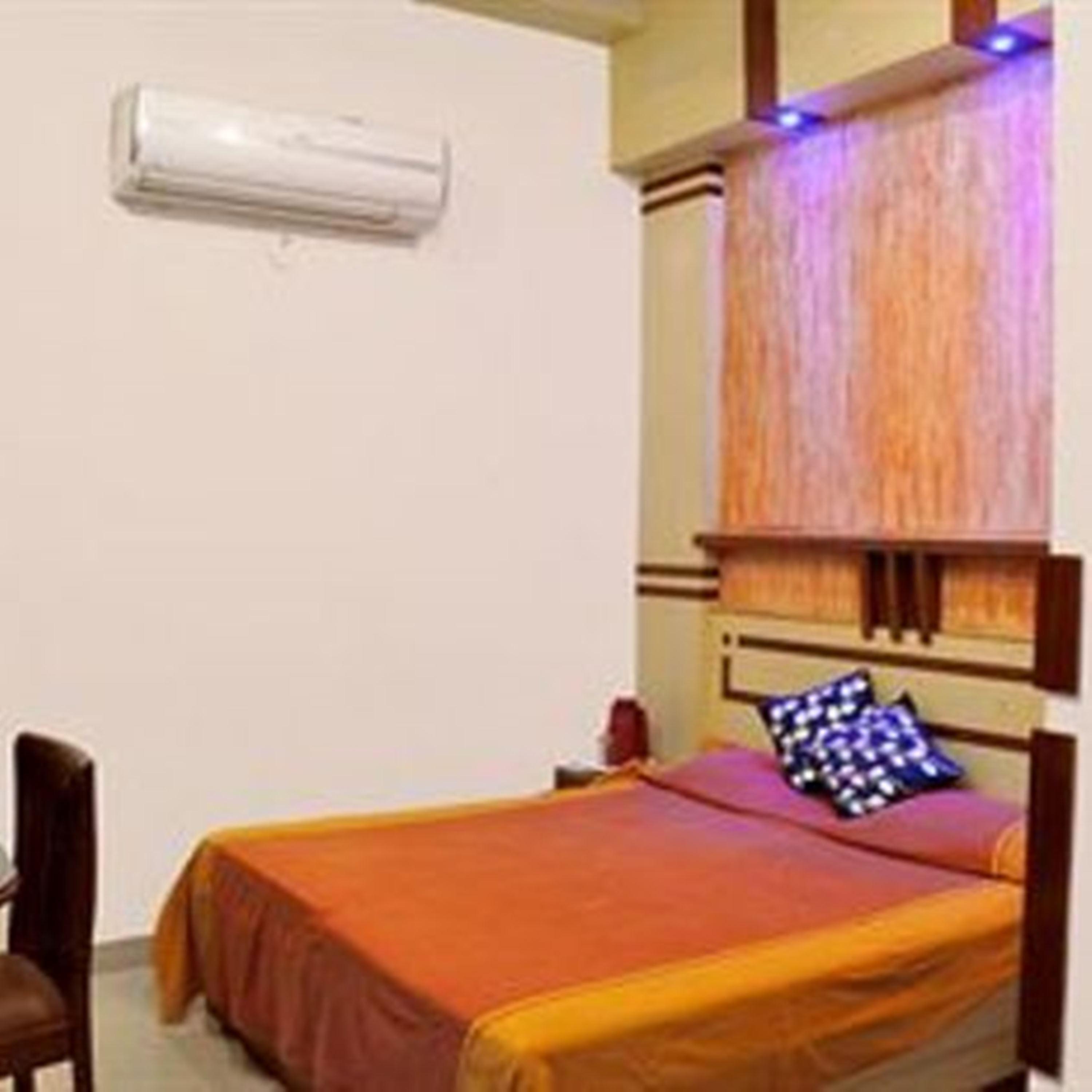 Oyo 3472 Hotel Rama Inn Нью-Дели Экстерьер фото